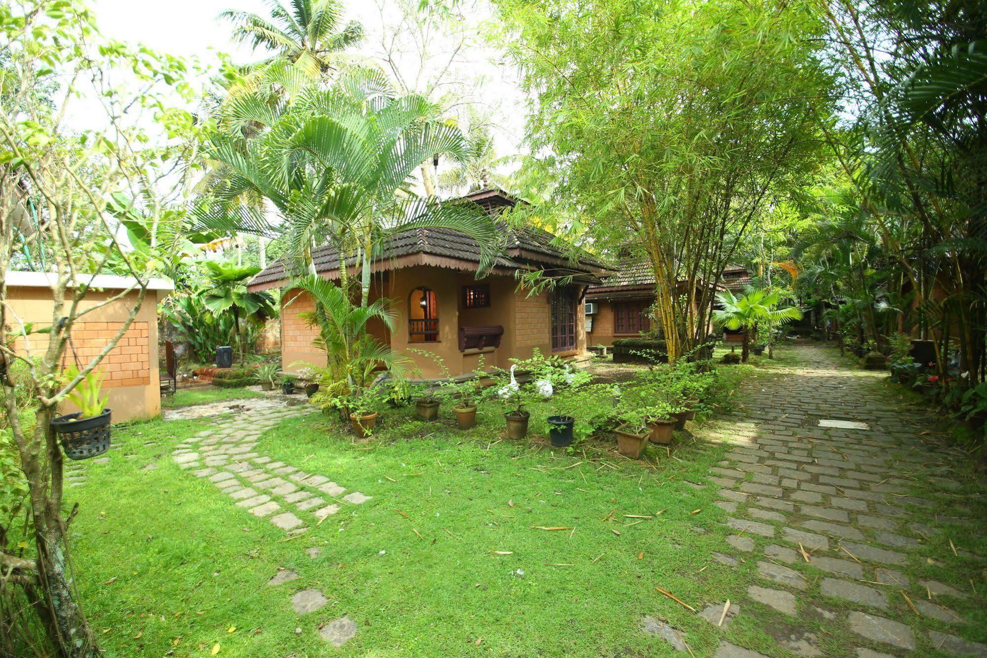 Pagoda Resorts Alappuzha Kültér fotó